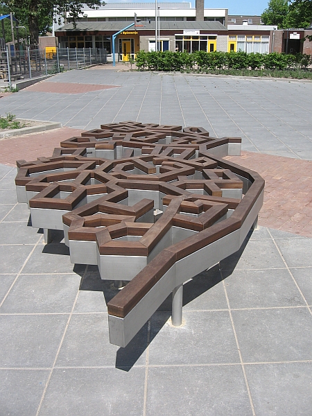 Bank in vorm van stratenplan Hilversumse Meent Bank in vorm van stratenplan Hilversumse Meent