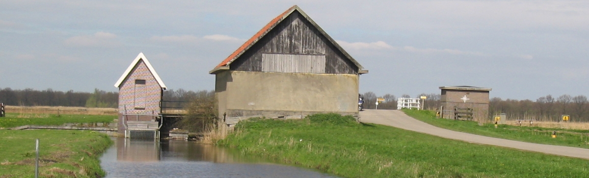 Hilversumse Meent, gemaal Ondermeent (links), schuur en Erfgooiersbrug
